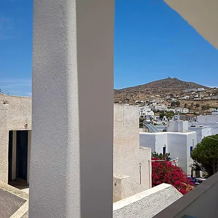 Hotell Four Season Ios