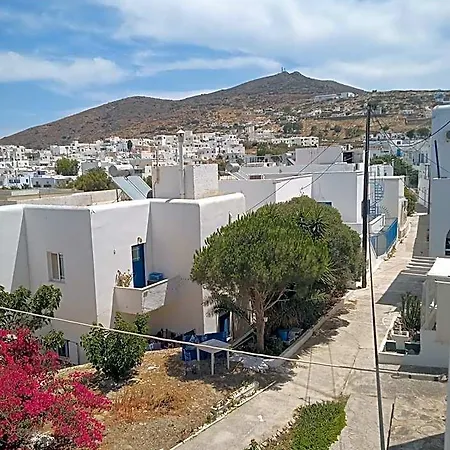 Hotell Four Season Ios